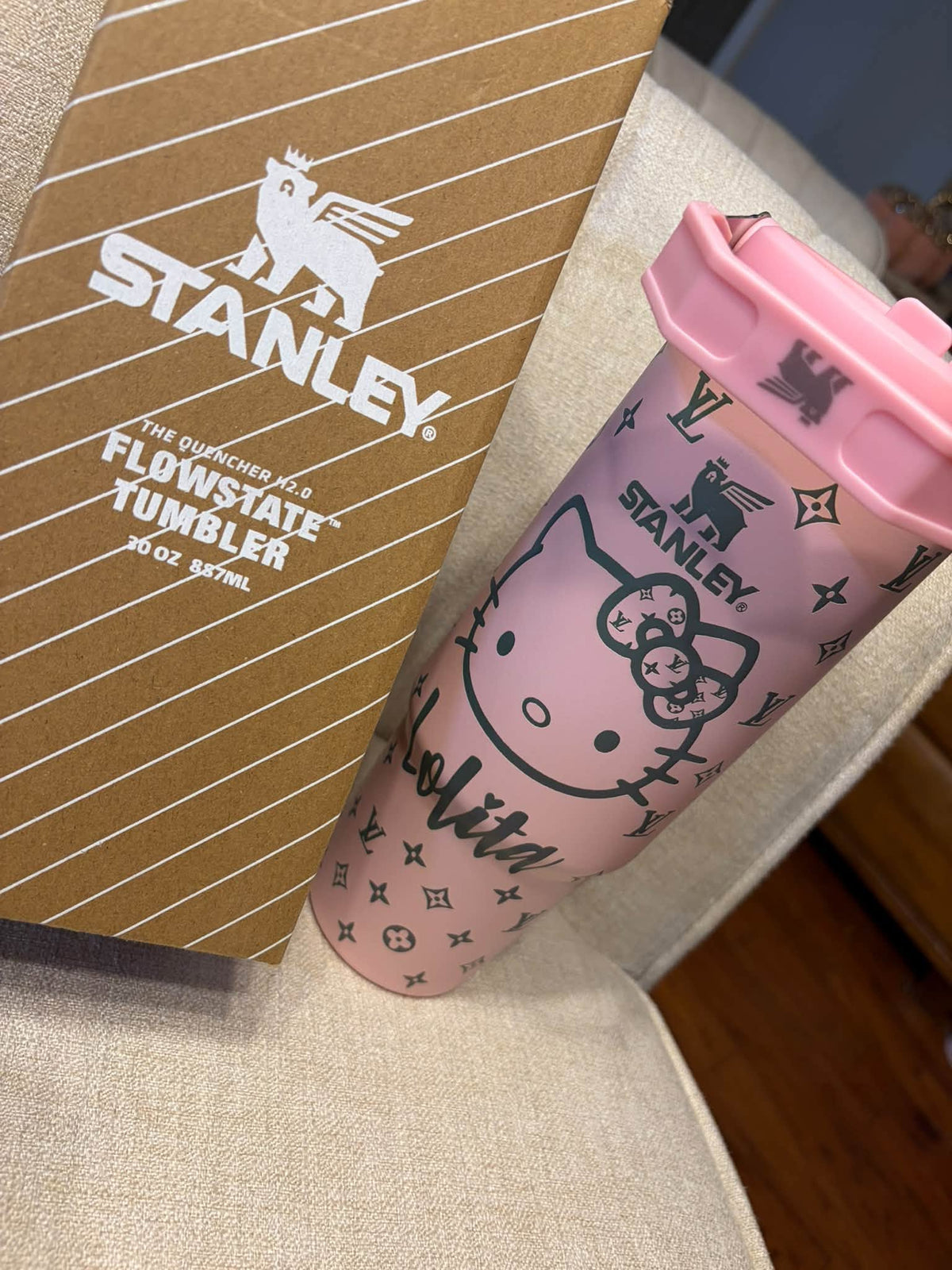 Pink Hello kitty 30 oz tumbler